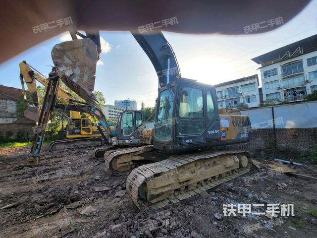 沃尔沃EC210BLC挖掘机