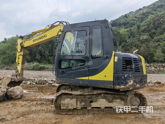现代R80-7挖掘机