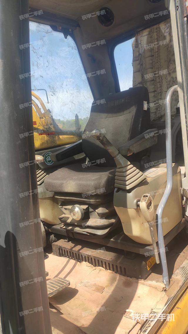 驾驶室整体（整机外观）