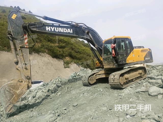现代R215VS挖掘机