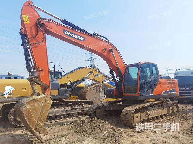 斗山DX220LC-9C挖掘机