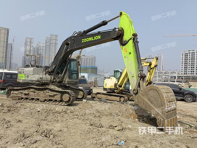 中联重科ZE215E-10挖掘机