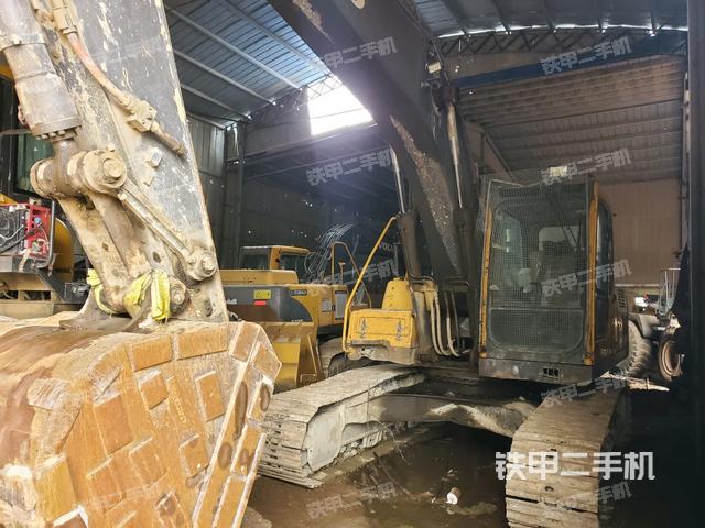 沃尔沃EC210BLC挖掘机