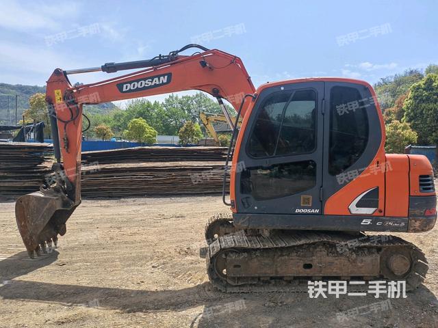 斗山DX75-9C PLUS挖掘机