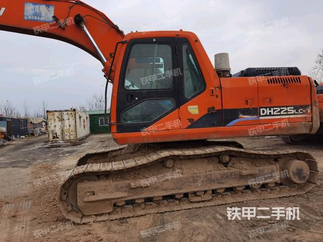 斗山DH225LC-7挖掘机