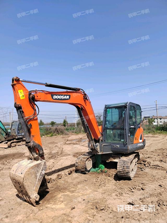 斗山DX55-9C挖掘机