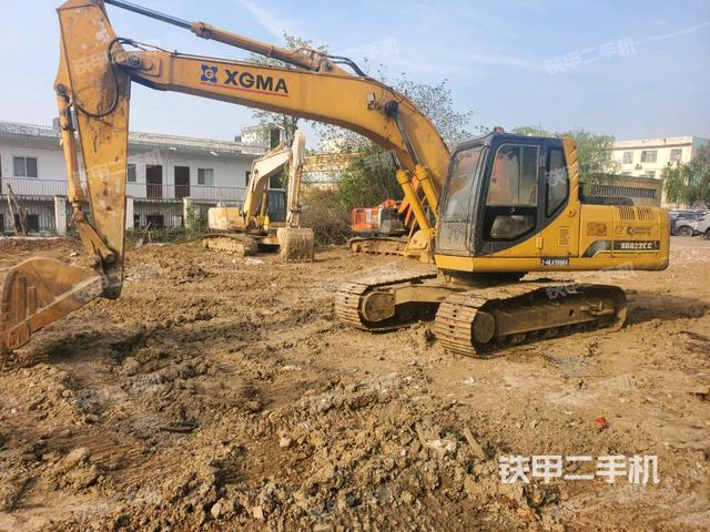 厦工XG821挖掘机