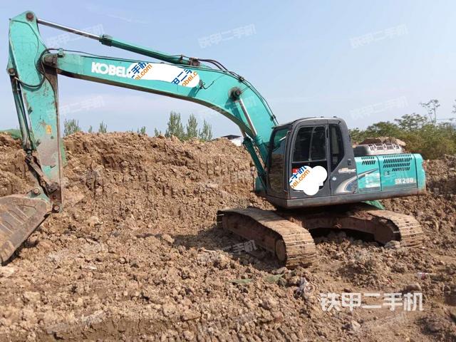 神钢SK260LC-8挖掘机