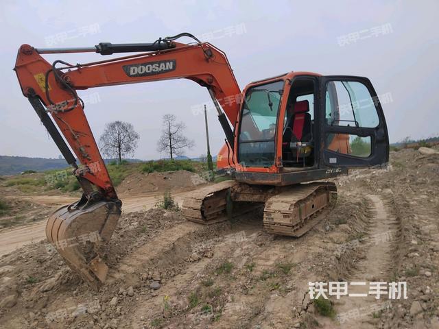 斗山DX75-9C挖掘机