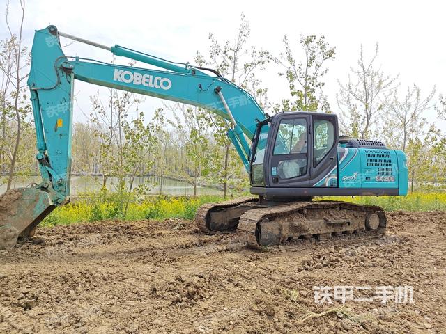 神钢SK200-10挖掘机