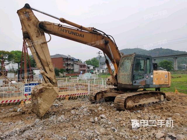 现代R215-7C挖掘机