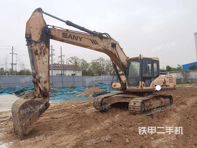 三一重工SY215C挖掘机