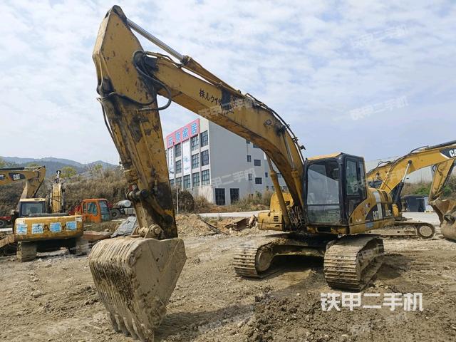 卡特彼勒320C挖掘机