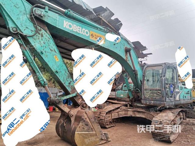 神钢SK260LC-8挖掘机