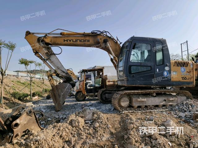 现代R110-7挖掘机