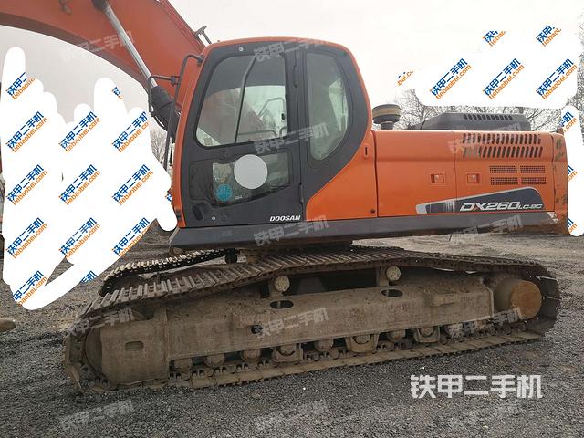 斗山DX260LC-9C挖掘机