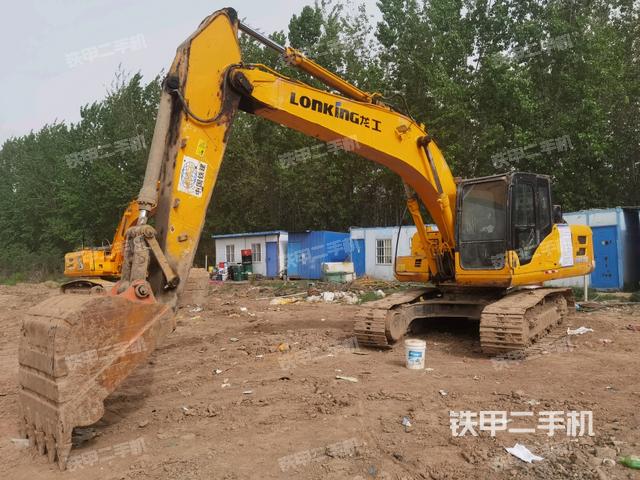 龙工LG6225E挖掘机