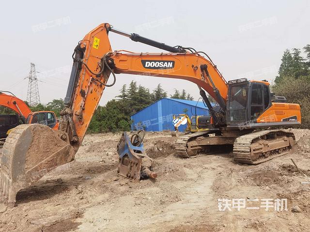斗山DX380LC-9C挖掘机