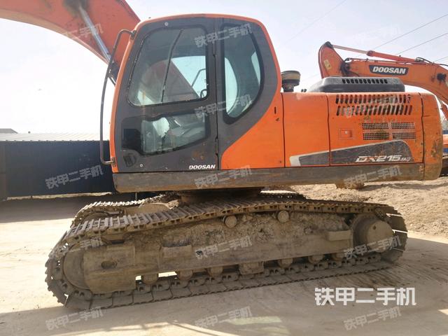 斗山DX215-9C挖掘机