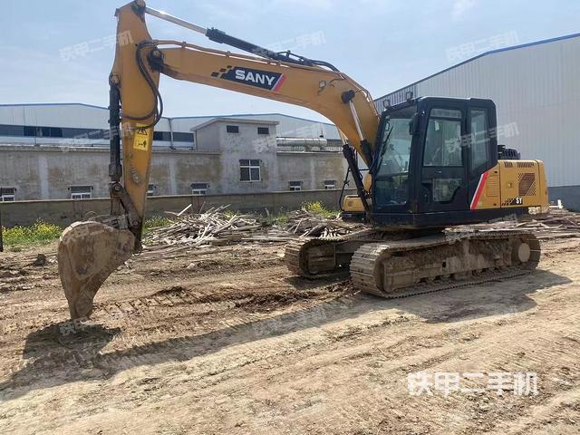 三一重工SY135C挖掘机