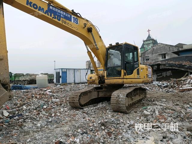 小松PC200-8挖掘机
