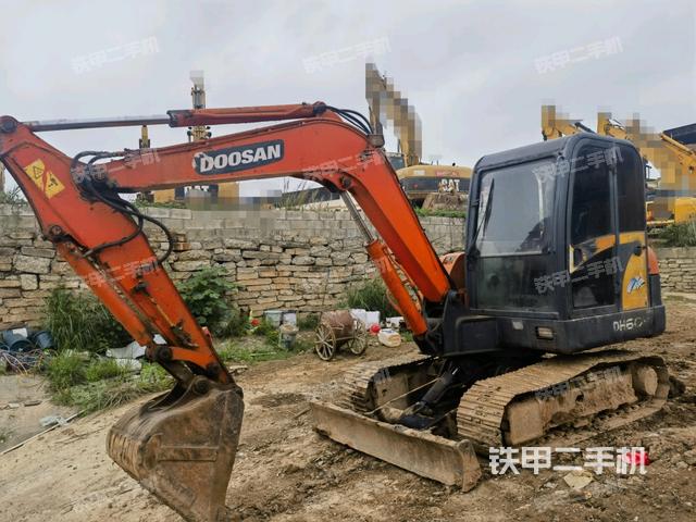 斗山DH60-7挖掘机