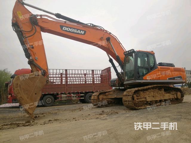 斗山DX380LC-9C挖掘机