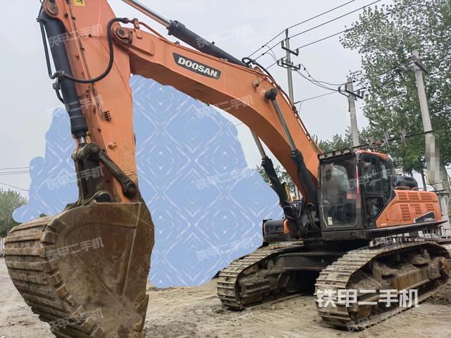 斗山DX520LC-9C挖掘机
