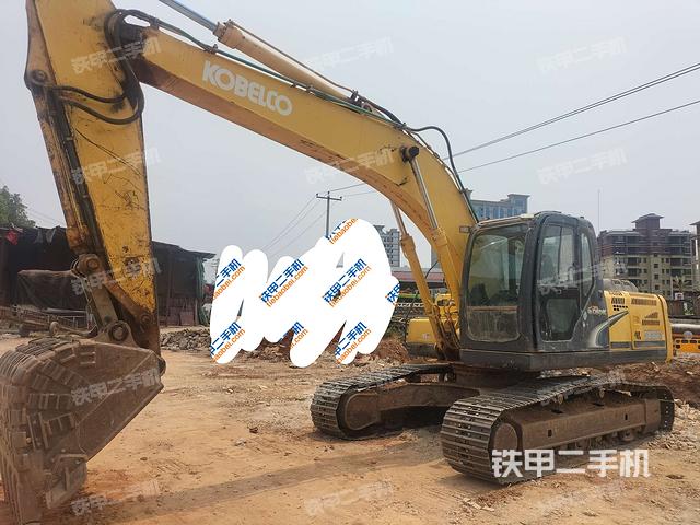神钢SK210LC-8挖掘机