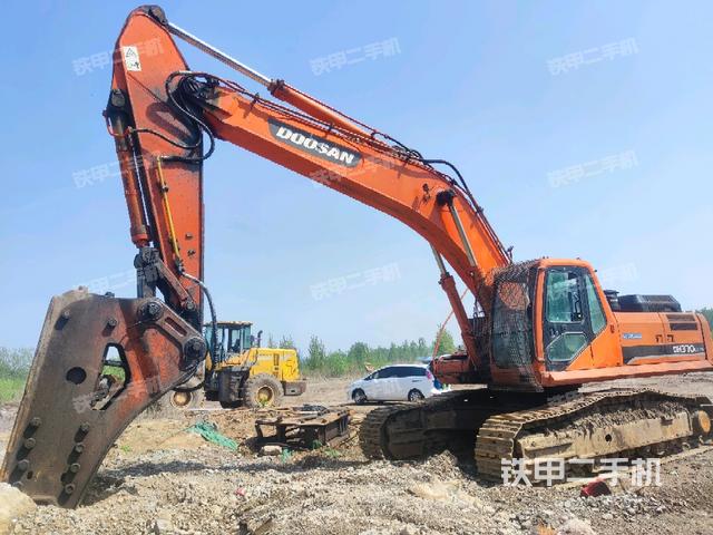 斗山DH370LC-9挖掘机
