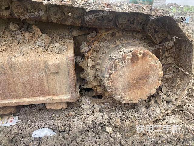 右驱动轮（行走机构）