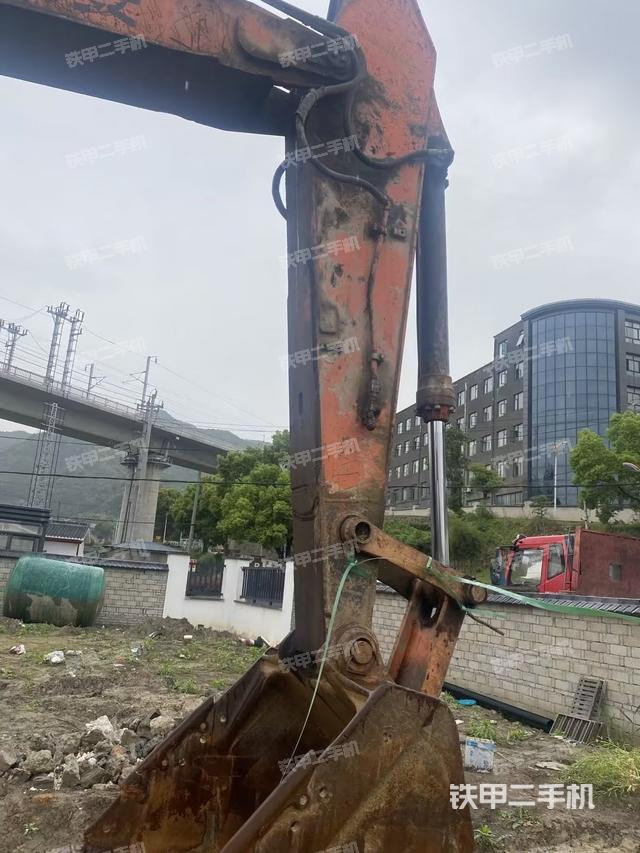 小臂整体右前（工作和回转装置）