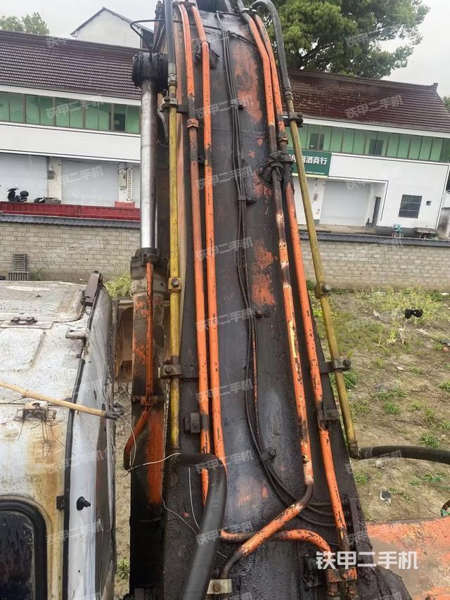 大臂背部俯视（工作和回转装置）