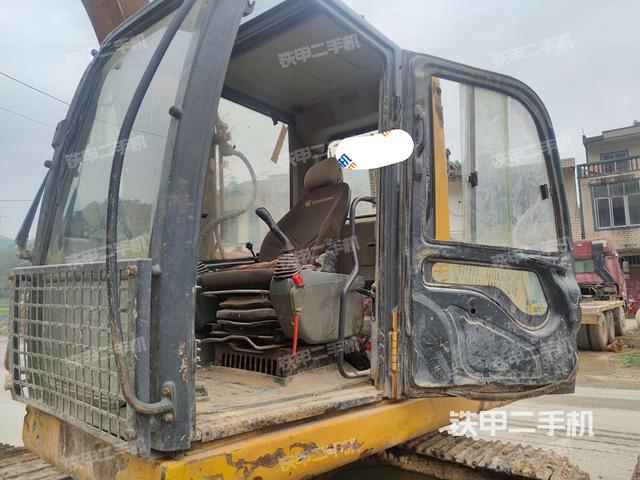 柳工CLG915D挖掘机