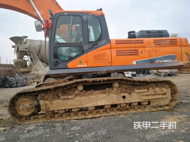 斗山DX380LC-9C挖掘机