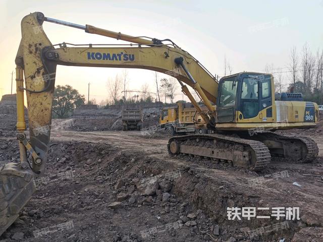 小松PC360-8M0挖掘机