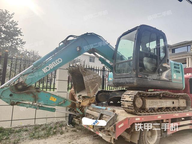 神钢SK75-8挖掘机