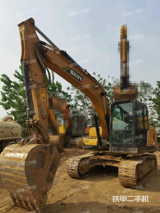 三一重工SY135C挖掘机