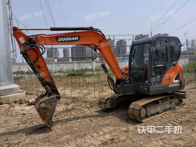 斗山DX55-9C挖掘机