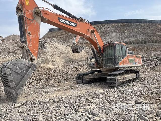 斗山DX380LC-9C挖掘机