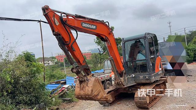 斗山DX55-9C挖掘机