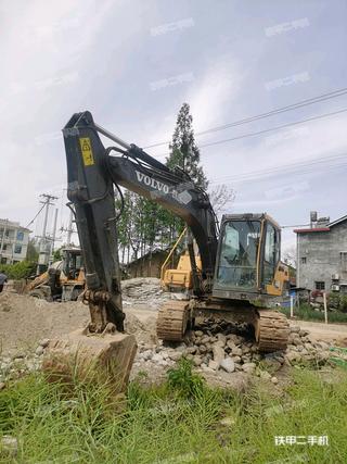 深圳沃尔沃EC120D挖掘机实拍图片