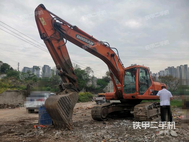 斗山DH225LC-7挖掘机