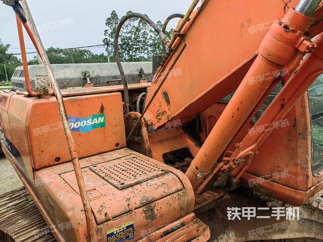 斗山DH225LC-9挖掘机