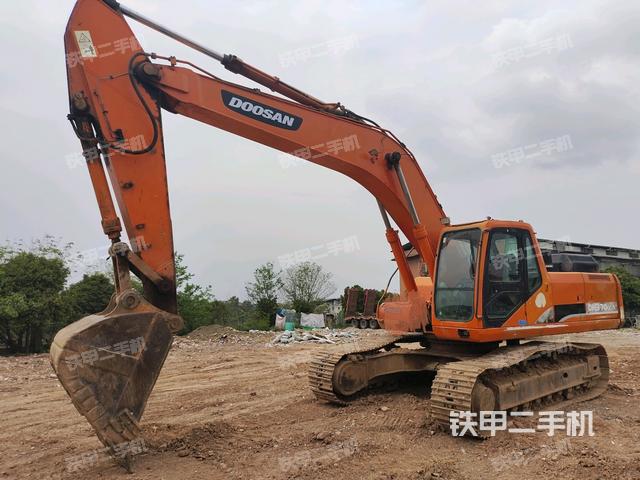 斗山DH300LC-7挖掘机