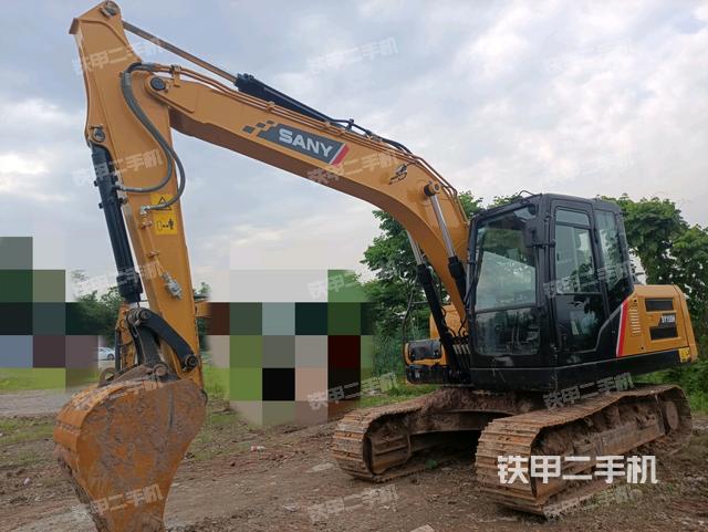 三一重工SY135C挖掘机