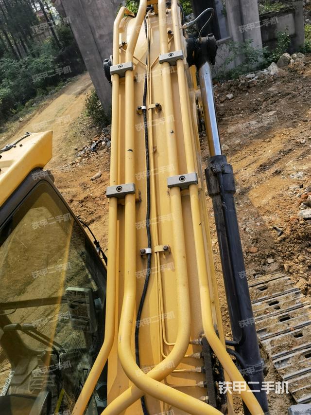 大臂背部俯视（工作和回转装置）