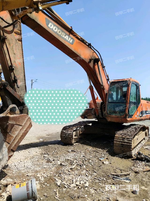 斗山DH220LC-7挖掘机