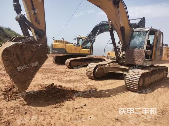 徐工XE370CA挖掘机