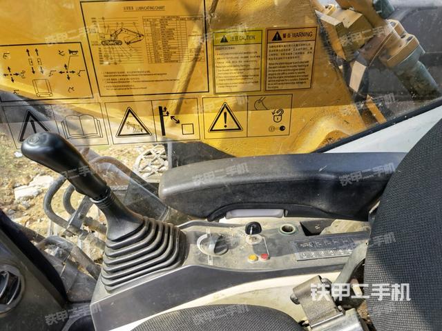 座椅右侧控制台/钥匙门/油门/含右手柄（驾驶室部分）